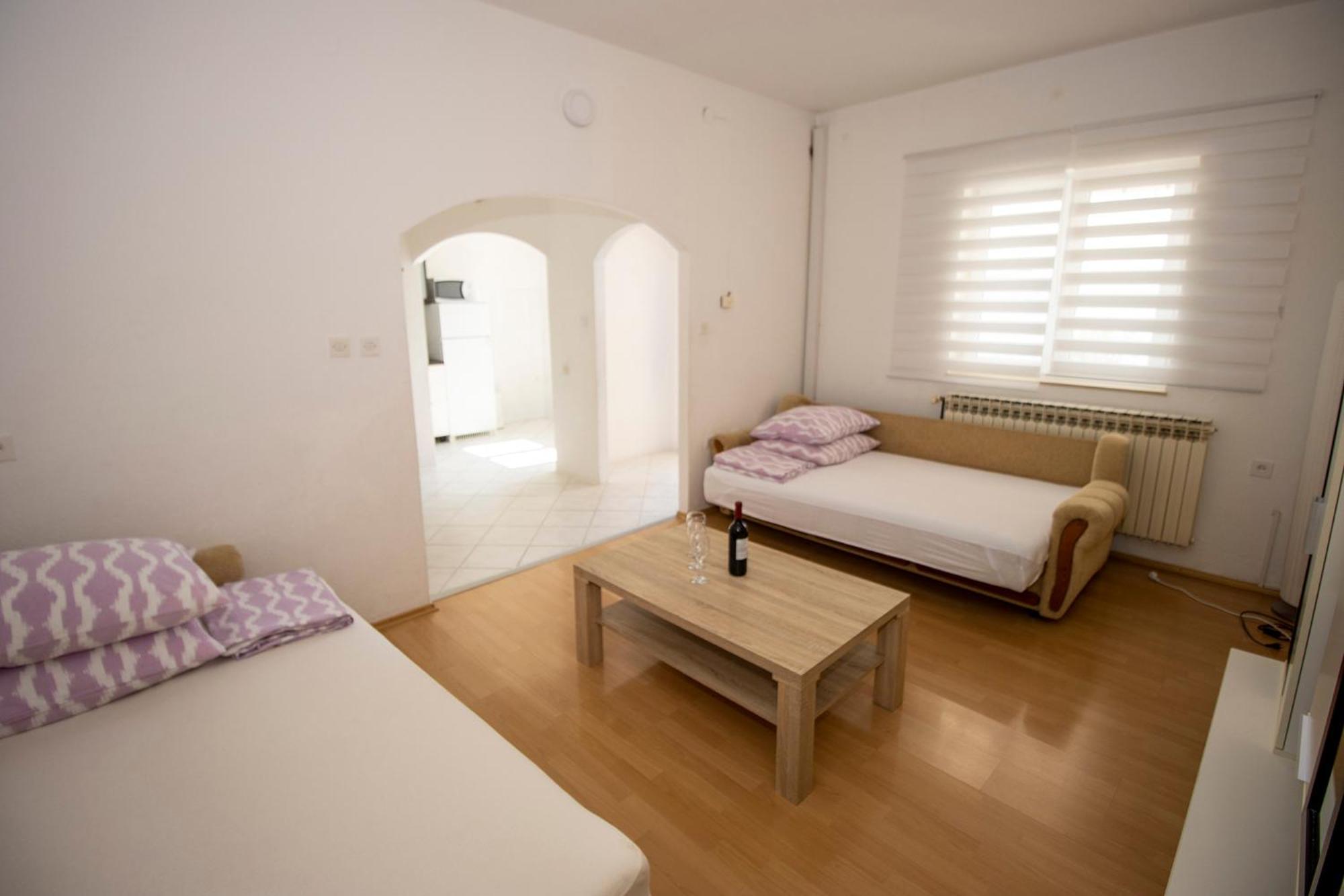 Apartmani Vesna 塞莱纳 外观 照片